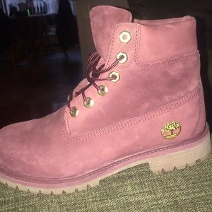 Maroon timberlands- never worn RESERVED